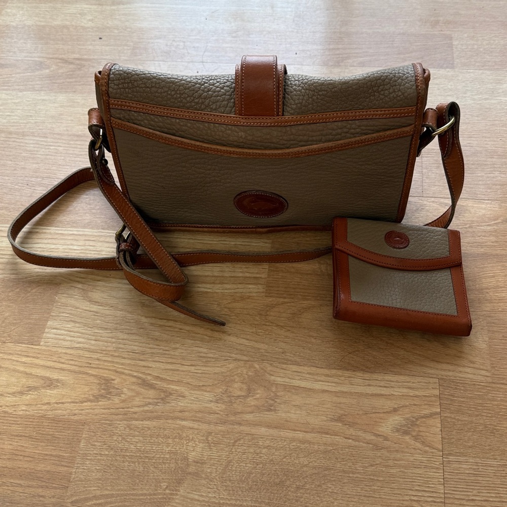 Dooney & Burke Vintage Taupe Pebbled Leather Crossbody Bag w/ Matching Wallet - Picture 6 of 10